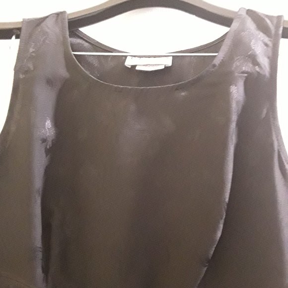 Black Collection Brand Dress with black flowers, Size 5/6 - Picture 3 of 4